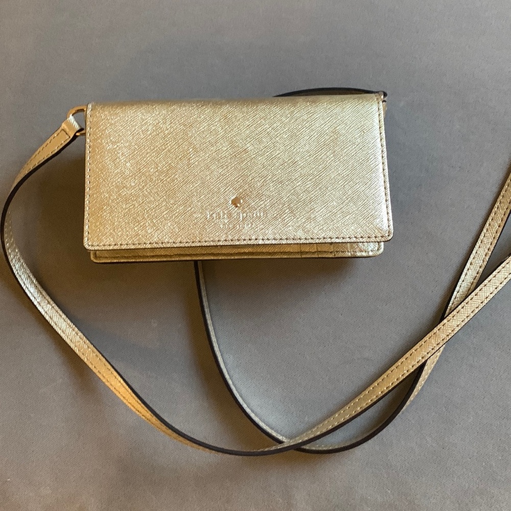 Kate Spade iPhone 6 cross body case.